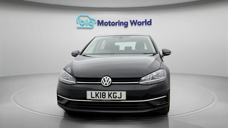 Used VW Golf VII SE 125 HP (91 kW) 2018 Black Hatchback