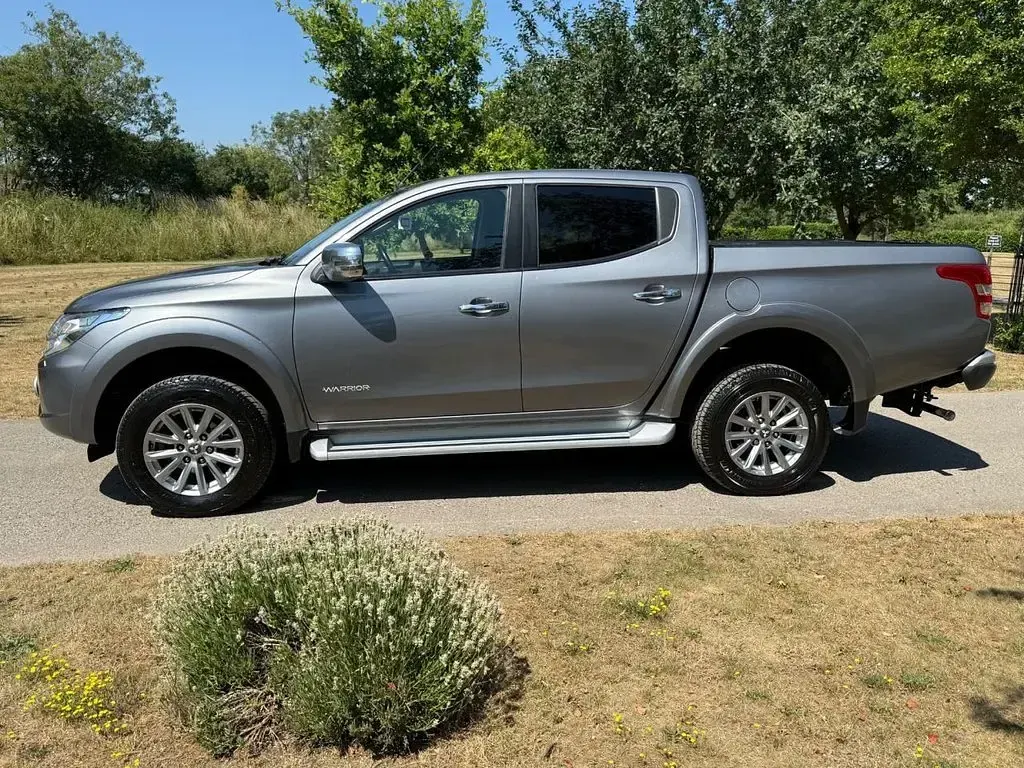 Used Mitsubishi L200 Warrior 178 HP (130 kW) 2016 Grey Pickup
