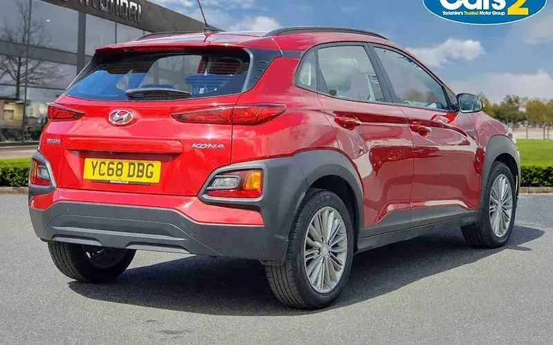 Używany Hyundai Kona SE 120 KM (88 kW) 2019 Czerwony SUV