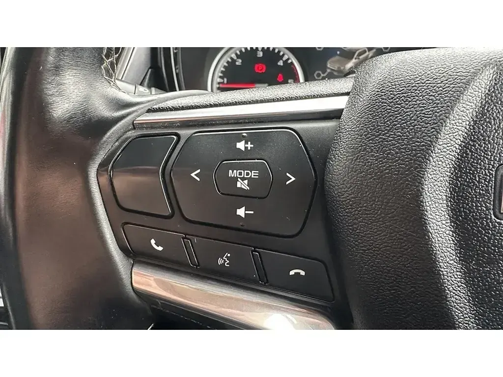 Used Isuzu D-Max 163 HP (119 kW) 2022 Red Pickup