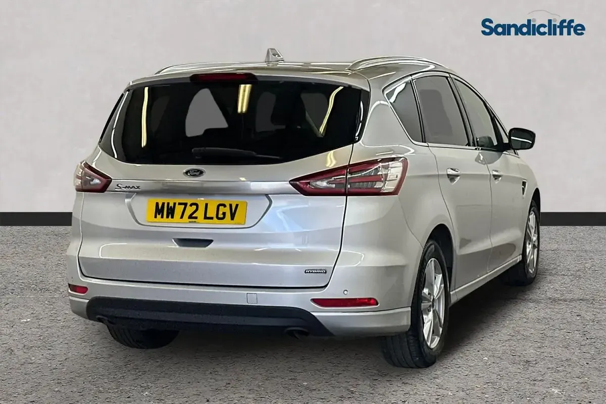 Usado Ford S-MAX Titanium 190 HP (139 kW) 2022 Prateado Monovolume