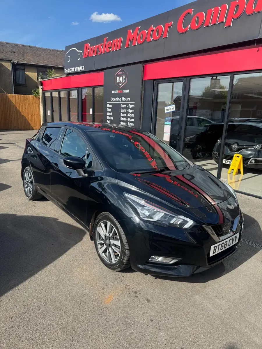 Used Nissan Micra N-Connecta 90 HP (66 kW) 2018 Black Hatchback
