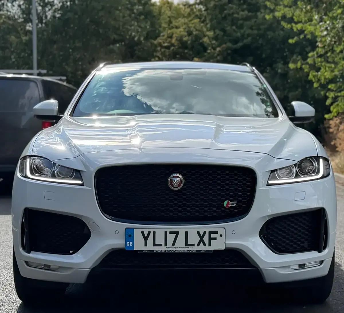 Used Jaguar F-Pace S 300 HP (220 kW) 2017 White SUV