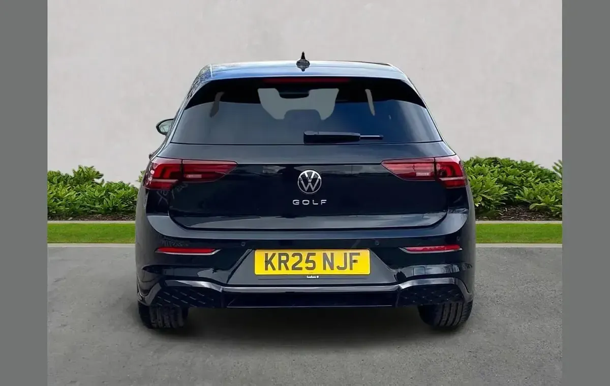 Used VW Golf VIII R-line 150 HP (110 kW) 2025 Black Hatchback