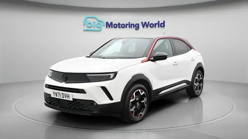 Second-hand Vauxhall Mokka SRi 130 CP (95 kW) 2022 Alb SUV