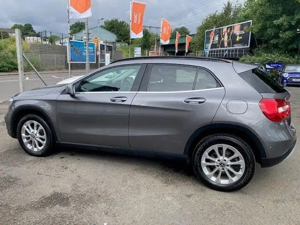 Used Mercedes GLA200 Executive 156 HP (114 kW) 2018 Grey SUV
