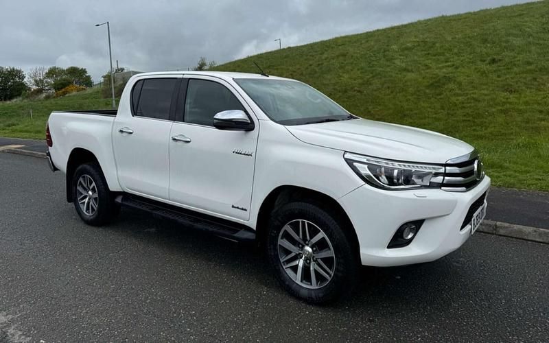 White Used 2019 Toyota HiLux Luxury Pickup | £18,500 (Fair price) - Image 1/4