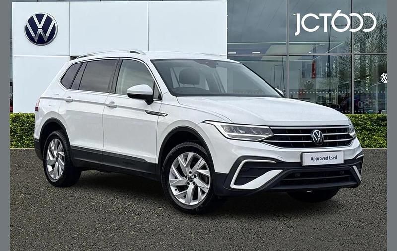 Used VW Tiguan Allspace Life 150 HP (110 kW) 2024 White SUV
