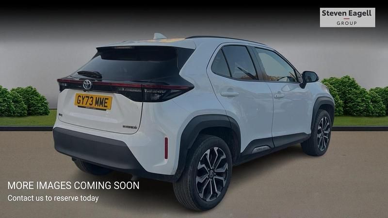 Used Toyota Yaris Hybrid Design 2023 White Hatchback