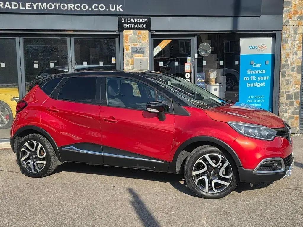 Used Renault Captur Signature 90 HP (66 kW) 2015 Red SUV
