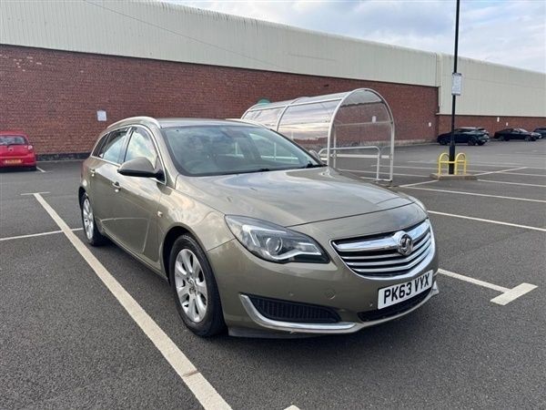 Green Used 2013 Vauxhall Insignia S | £2,900 (Fair price) - Image 1/1