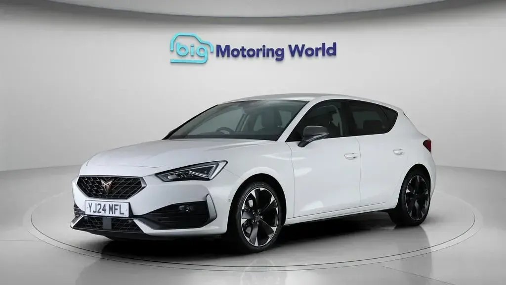 Used Cupra Leon 150 HP (110 kW) 2024 White Hatchback