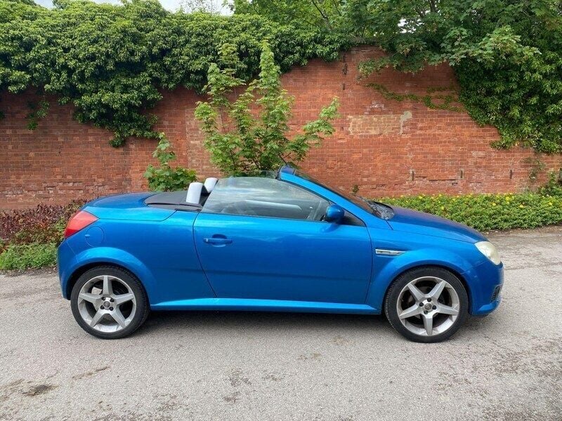 Blue Used 2006 Vauxhall Tigra Cabriolet | £1,699 (Good price) - Image 1/4