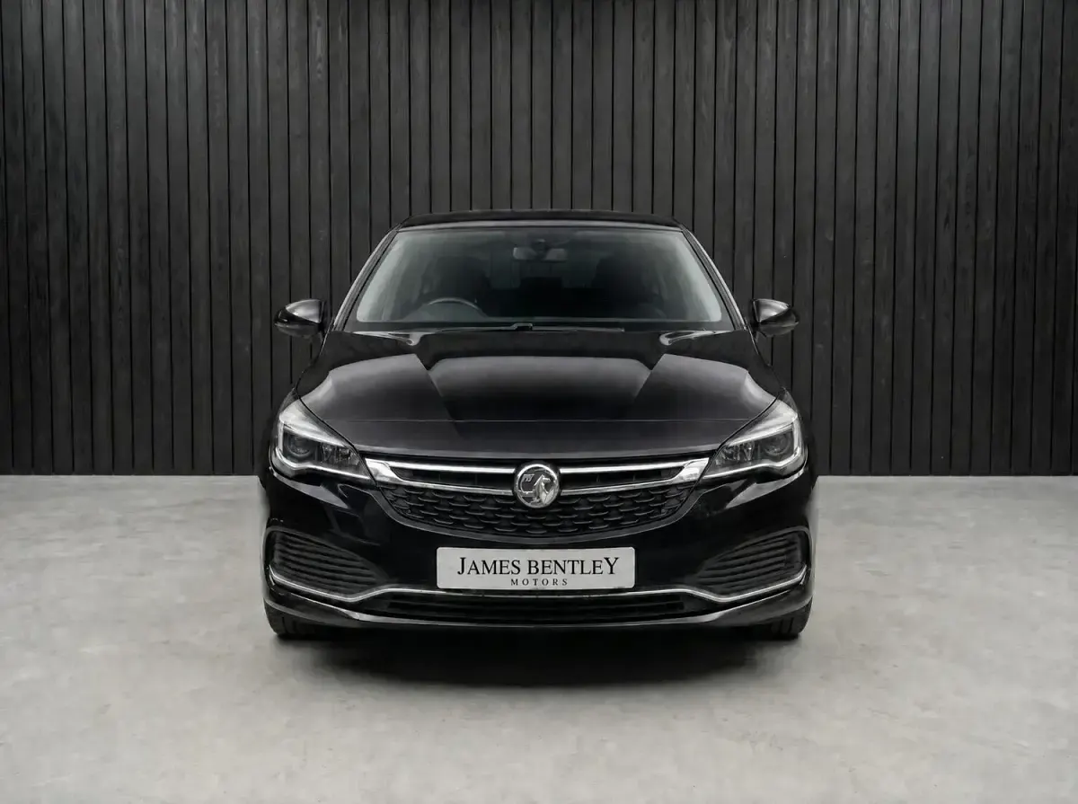 Used Vauxhall Astra SRi 2017 Black Hatchback