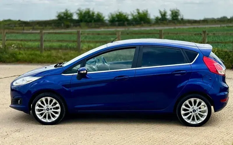Used Ford Fiesta Titanium X 101 HP (74 kW) 2015 Blue Hatchback