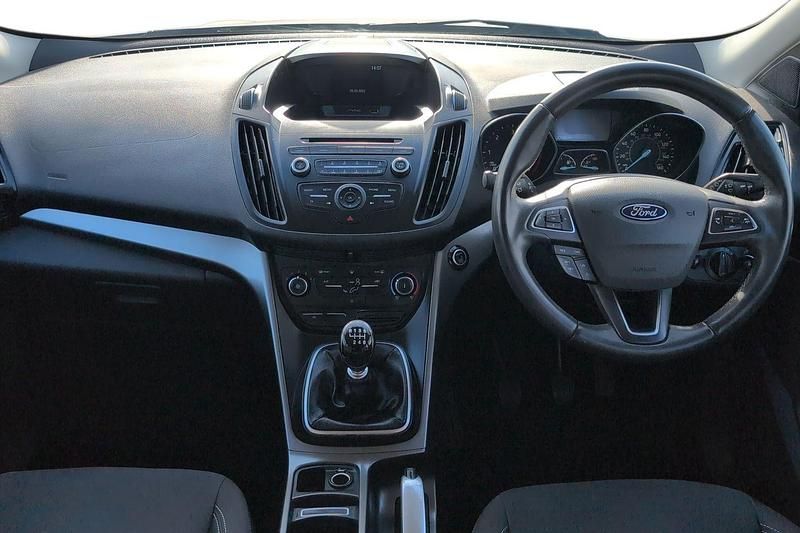 Used Ford Kuga Zetec 120 HP (88 kW) 2019 Silver SUV