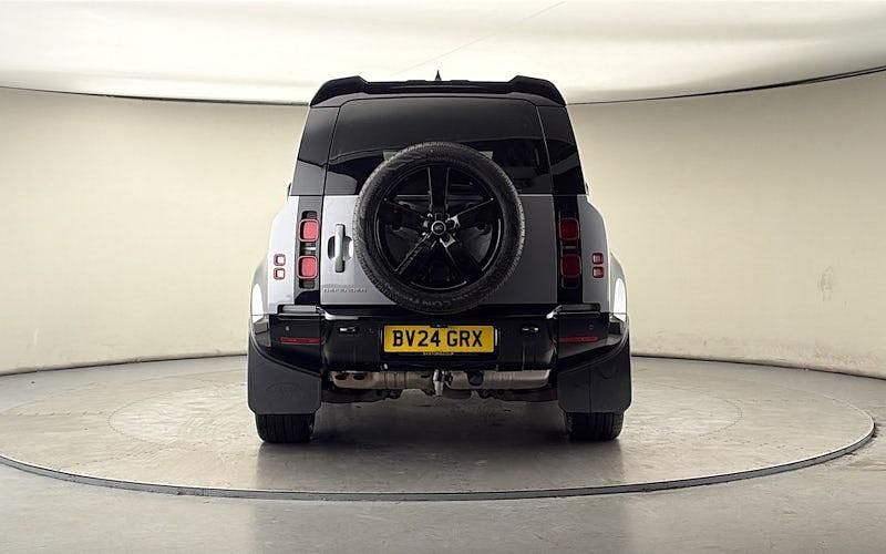 Usado Land Rover Defender SE Dynamic 250 HP (183 kW) 2024 Cinzento SUV