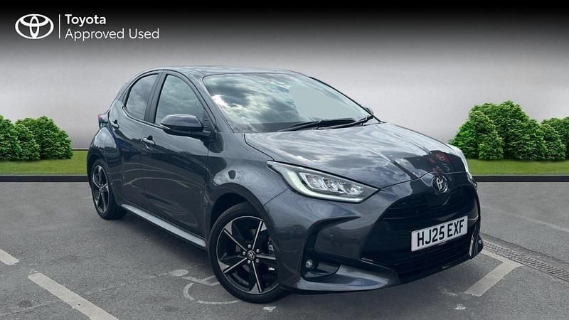 Grey New 2025 Toyota Yaris Hybrid | £25,086 (Expensive) - Image 1/4