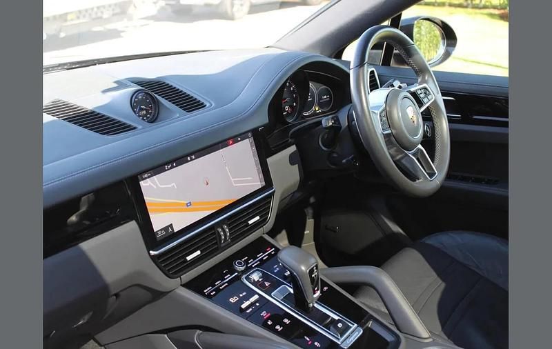 Used Porsche Cayenne S 434 HP (319 kW) 2019 Black SUV