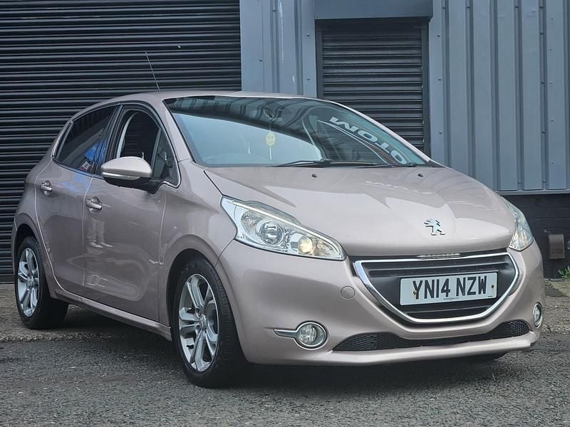 Used Peugeot 208 Allure 92 HP (67 kW) 2014 Pink Hatchback