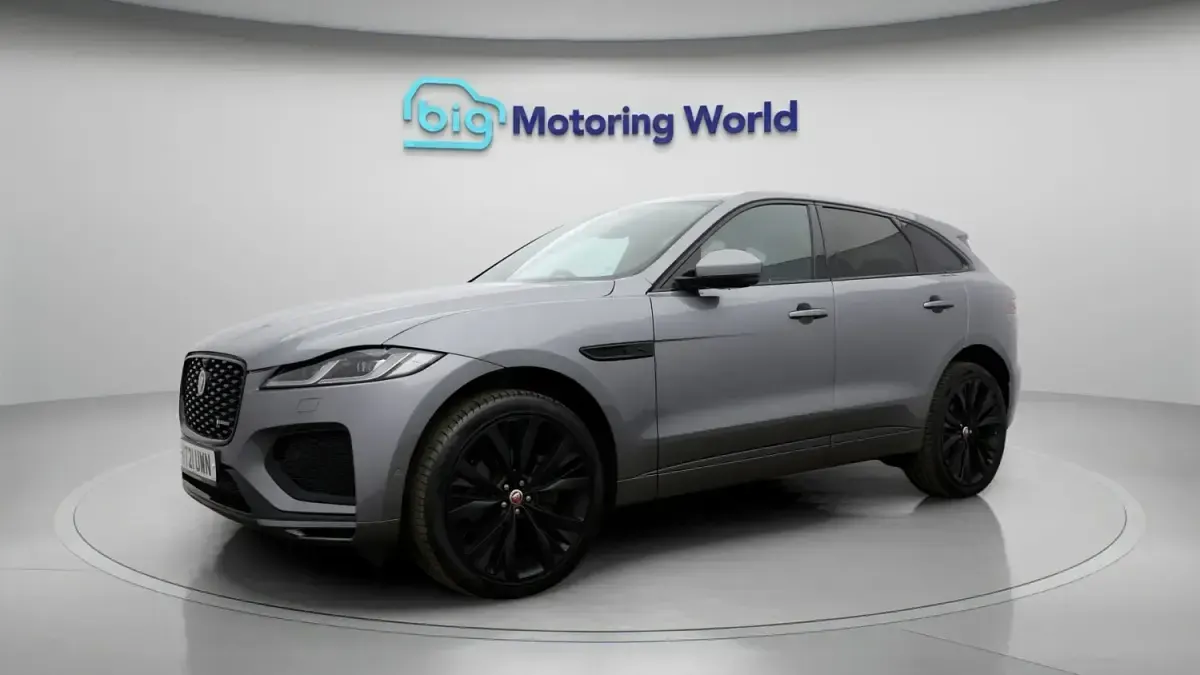 Begagnad Jaguar F-Pace R-Dynamic 204 HK (150 kW) 2021 Grå SUV