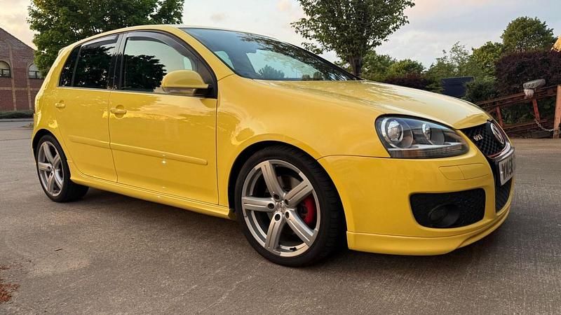 Used VW Golf VII GTI 230 HP (169 kW) 2016 Yellow