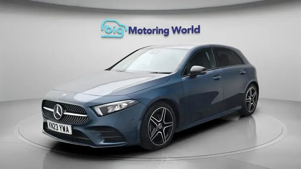 Used Mercedes A200 Executive 163 HP (119 kW) 2023 Blue Hatchback