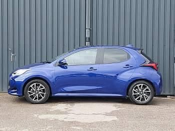 Used Toyota Yaris Hybrid Design 116 HP (85 kW) 2023 Blue Hatchback