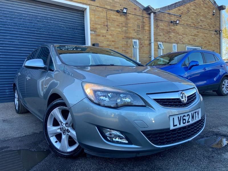 Used Vauxhall Astra SRi 2012 Silver Hatchback