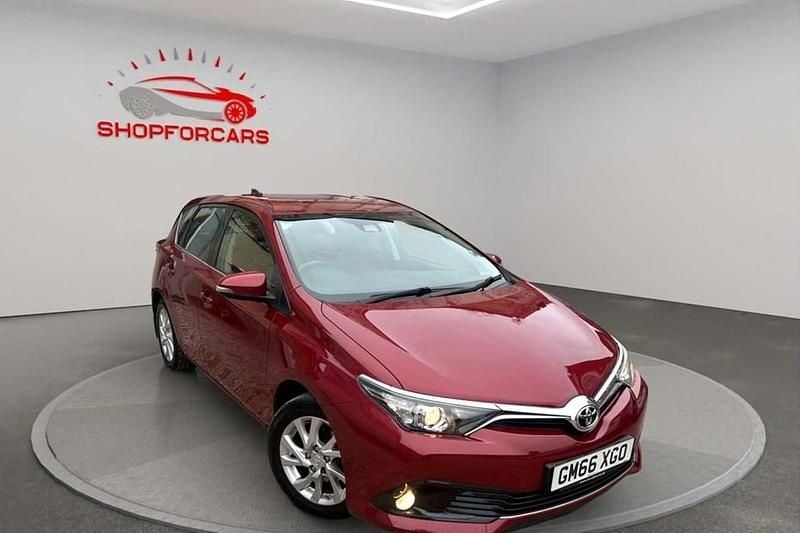 Red Used 2017 Toyota Auris Hatchback | £7,995 (Fair price) - Image 1/1