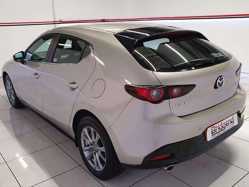 Begagnad Mazda 3 Center-Line 140 HK (102 kW) 2025 Silver Halvkombi