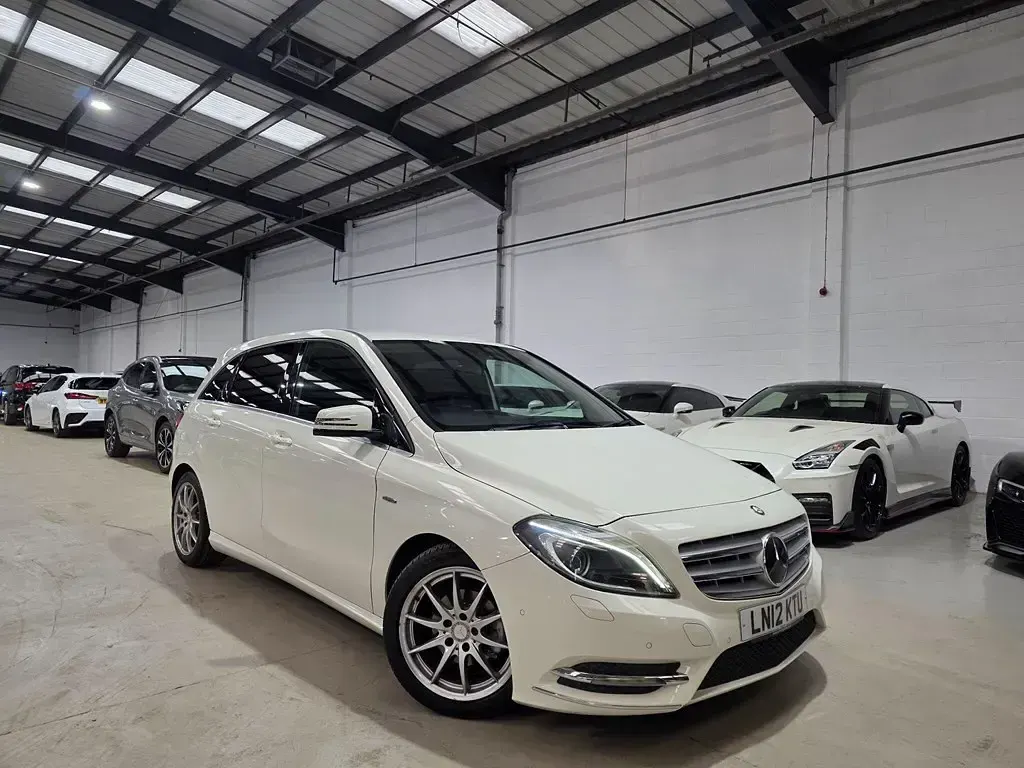 Begagnad Mercedes B180 SE 2012 Minibuss