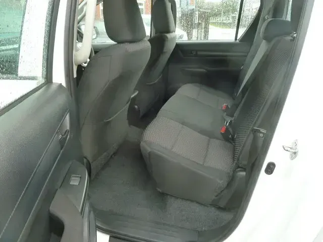 Used Toyota HiLux Active 150 HP (110 kW) 2021 White Pickup
