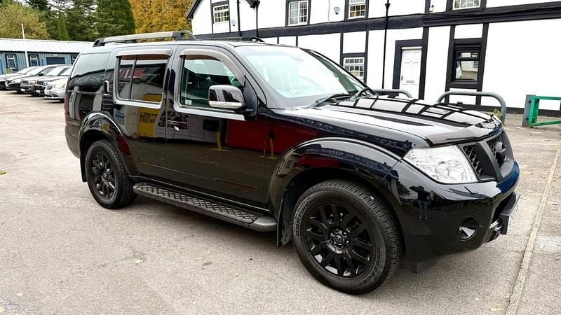 Black Used 2010 Nissan Pathfinder Tekna SUV | £3,995 (Fair price) - Image 1/4