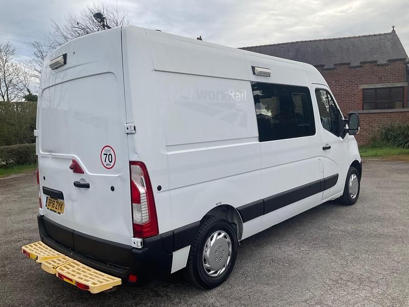 Begagnad Vauxhall Movano 130 HK (95 kW) 2018 Vit Minibuss