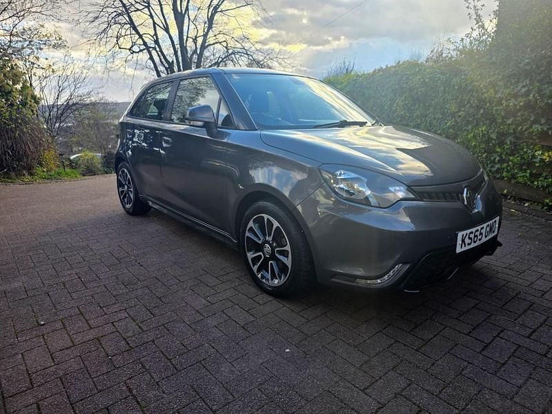 Usado MG MG3 106 HP (77 kW) 2016 Cinzento Citadino