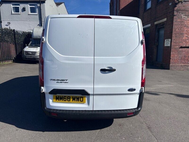 Used Ford Transit Custom 105 HP (77 kW) 2018 White Van