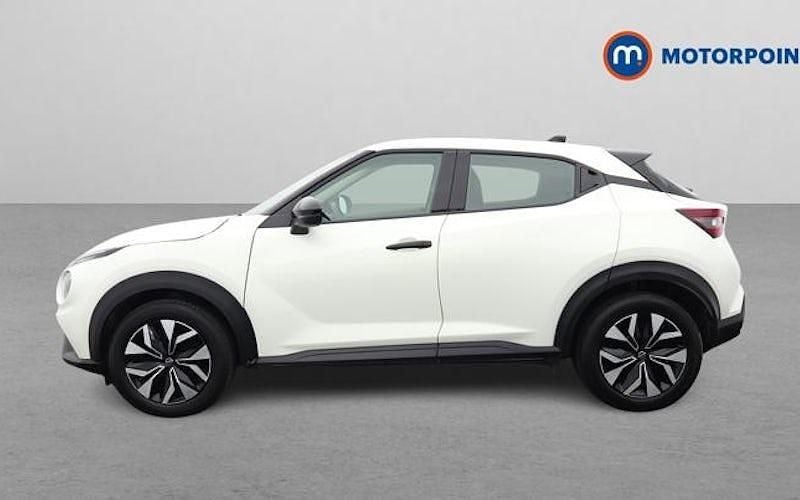 Usado Nissan Juke Acenta Premium 114 HP (83 kW) 2025 Branco SUV
