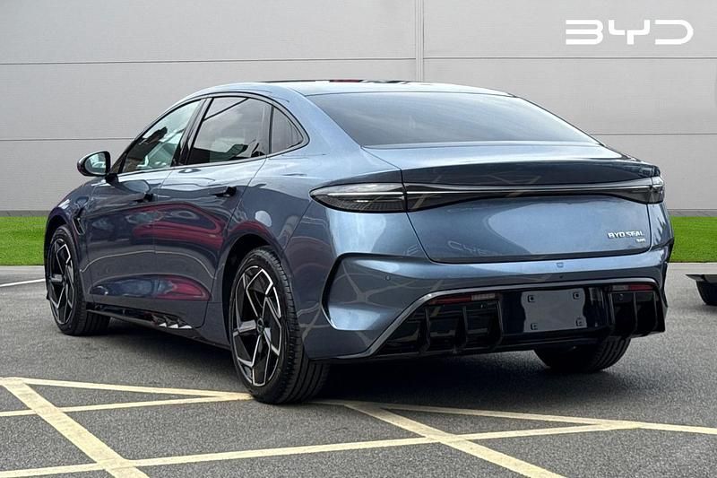 New BYD Seal 150 kW (204 HP) 2025 Grey Sedan