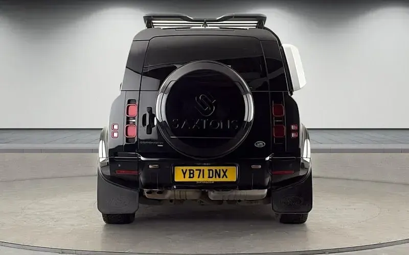 Begagnad Land Rover Defender HSE Dynamic 300 HK (220 kW) 2024 SUV