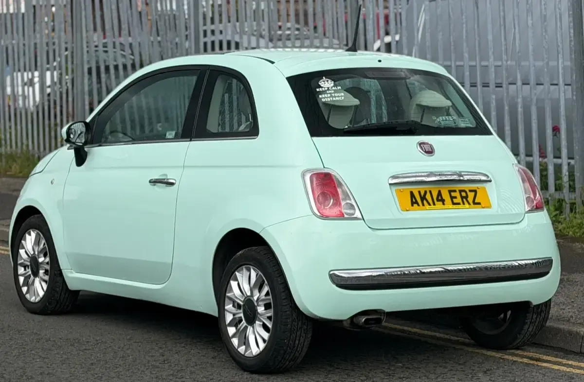 Usado Fiat 500 Lounge 69 CV (50 kW) 2014 Verde Utilitario