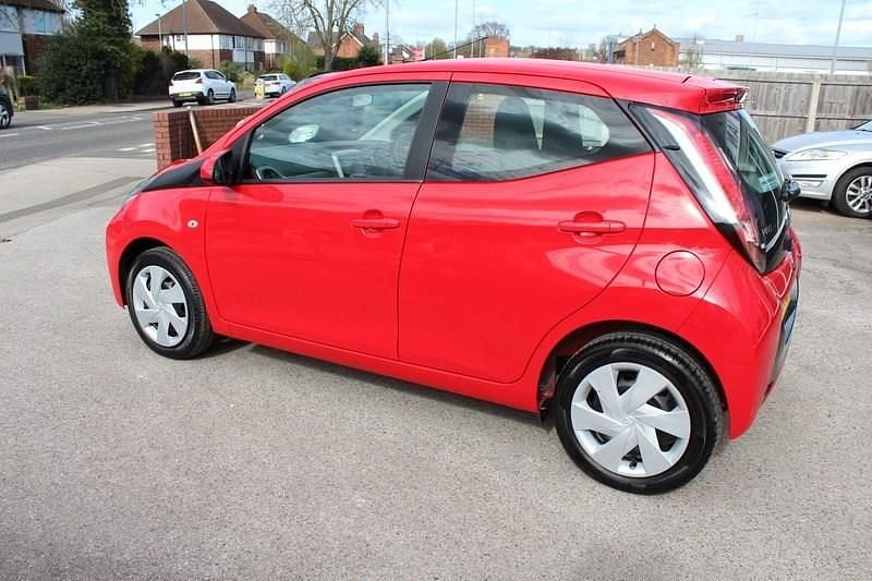 Used Toyota Aygo X-play 2018 Red Hatchback