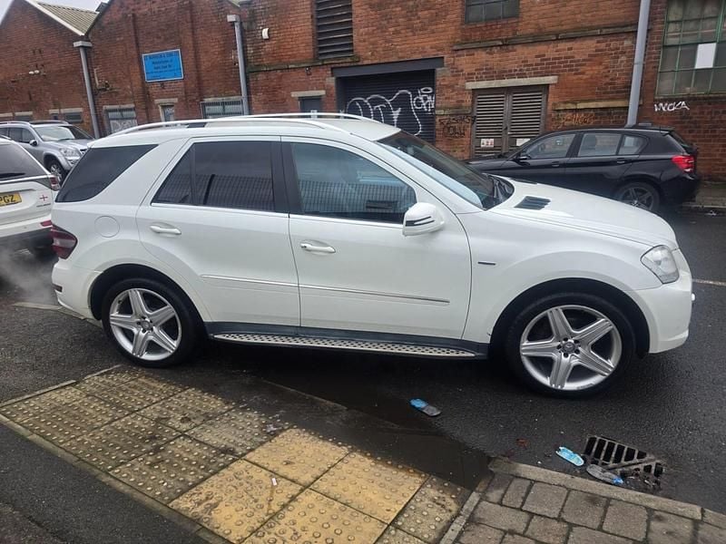 Used Mercedes ML350 2011 White SUV