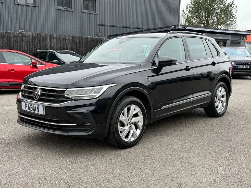 Used VW Tiguan Life 150 HP (110 kW) 2022 Black SUV