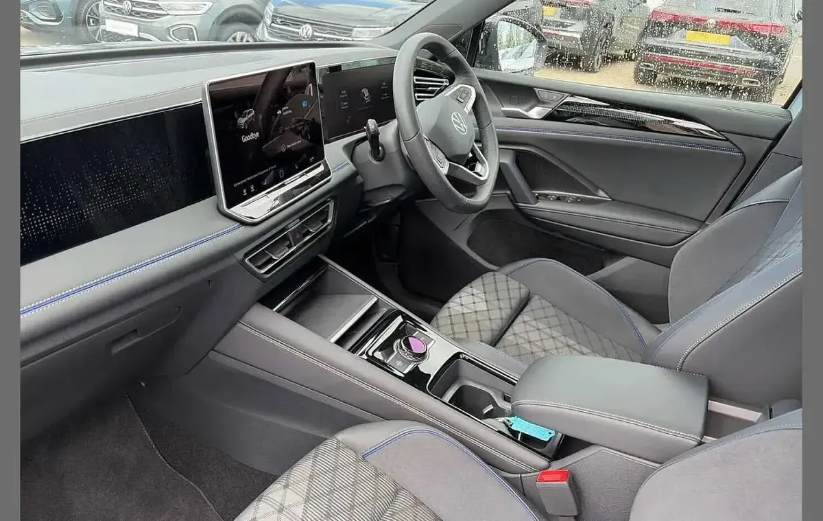 Used VW Tiguan R-line 147 HP (108 kW) 2025 Silver SUV
