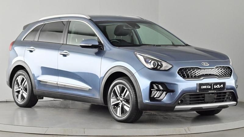 Blue Used 2020 Kia Niro 3 SUV | £17,450 (Fair price) - Image 1/4