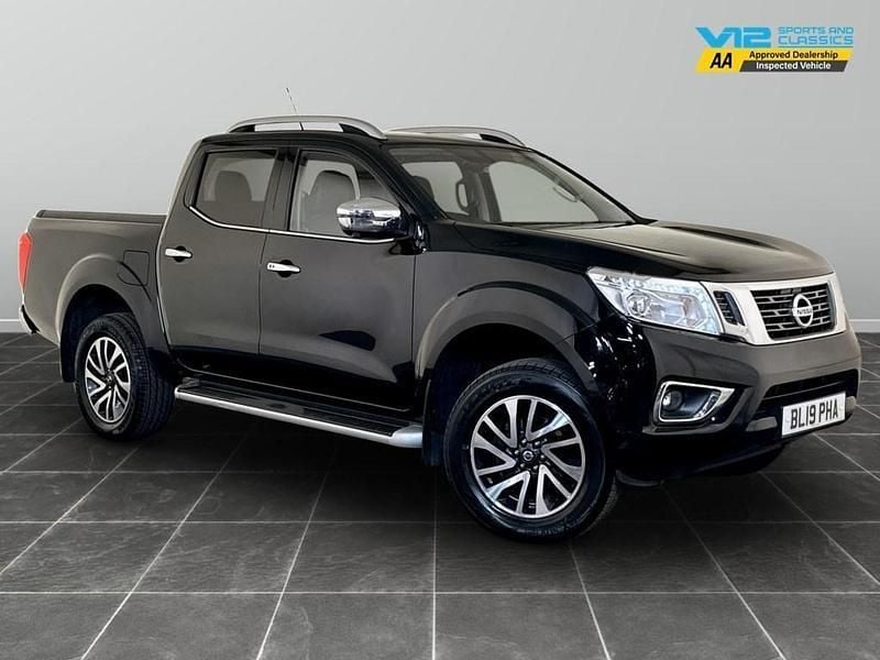 Black Used 2019 Nissan Navara Tekna Pickup | £14,295 (Good price) - Image 1/2