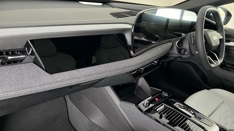 Nuevo Audi A6 e-tron S-Line 314 kW (428 CV) 2026 Negro Familiar