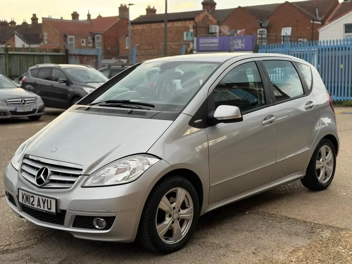 Used Mercedes A160 Avantgarde 95 HP (69 kW) 2012 Silver Hatchback