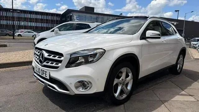 Used Mercedes GLA200 2018 Polar white SUV